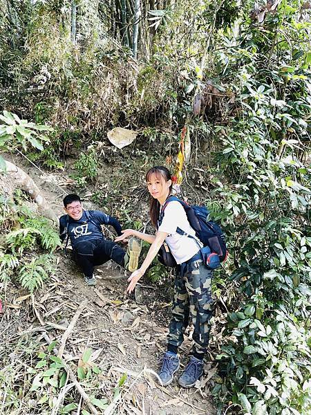 【三腳南山】有點意思｜地乾也滑地濕更滑的小百岳｜峰頂海拔11