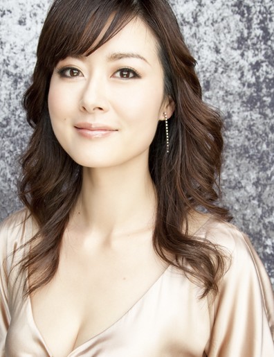 Gia 激雅醫學美容保養 專為敏感肌膚 問題肌膚 熟齡 熟女肌膚所打造的醫美保養品 痞客邦