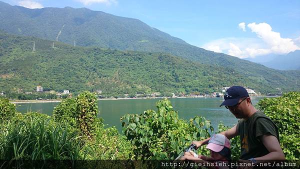 【陪烏龜散步】20150727 親子台灣環島 D3 騎腳踏車環鯉魚潭