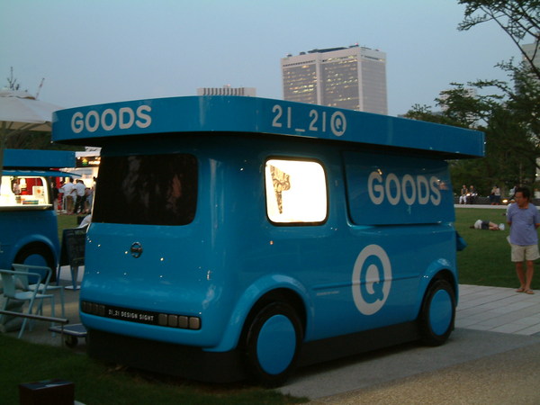 goods bus 旁邊那台式餐車!很可愛