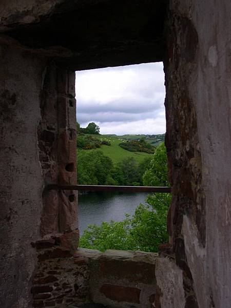 0619_59ruined window