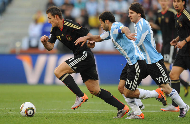 Messi+Klose01.jpg Messi+Klose01.jpg