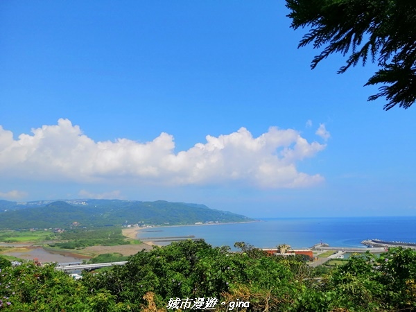 【新北金山】獅頭山公園步道~遠眺金山八景之燭臺雙嶼