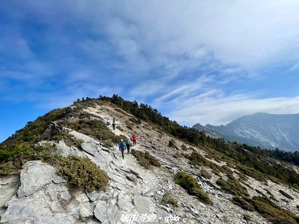 【高雄桃源】朝聖壯闊山景之南橫三星。 No77百岳~關山嶺山