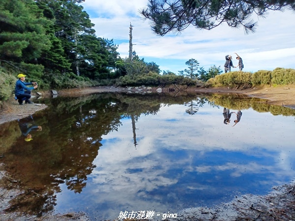 【台東海端】坐的夠久等到藍寶石般的嘉明湖。No28百岳三叉山