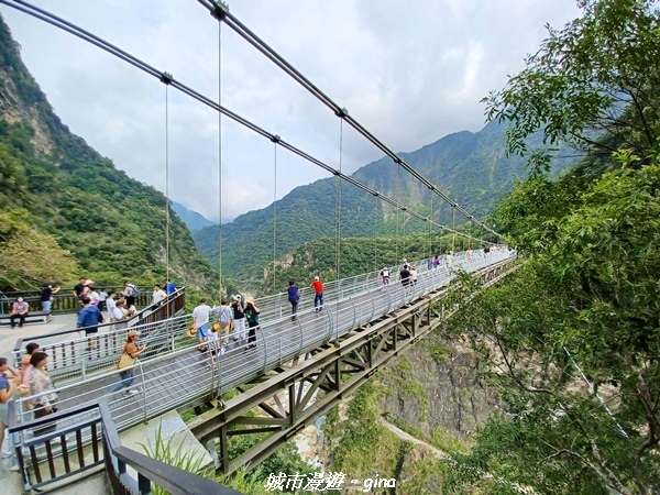 【花蓮秀林】跨距在蜿蜒曲折的立霧溪上。 布洛灣吊橋 (山月吊