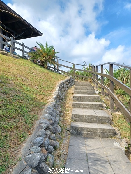 【花蓮豐濱】藍天碧海。大石鼻山步道