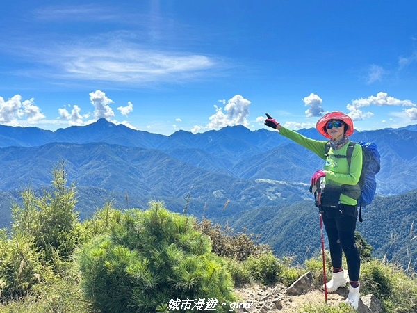 【台中和平】山迢路遠換一回高山好景致。 No75百岳雪山東峰 【台中和平】山迢路遠換一回高山好景致。 No75百岳雪山東峰