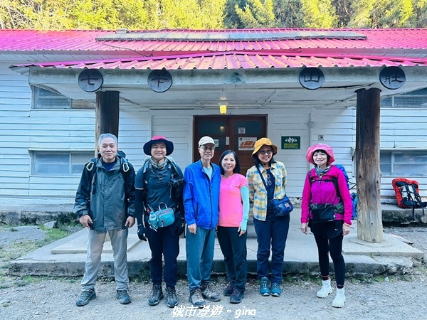 【台中和平】山迢路遠換一回高山好景致。 No75百岳雪山東峰 【台中和平】山迢路遠換一回高山好景致。 No75百岳雪山東峰