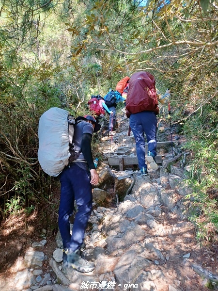 【台中和平】山迢路遠換一回高山好景致。 No75百岳雪山東峰 【台中和平】山迢路遠換一回高山好景致。 No75百岳雪山東峰