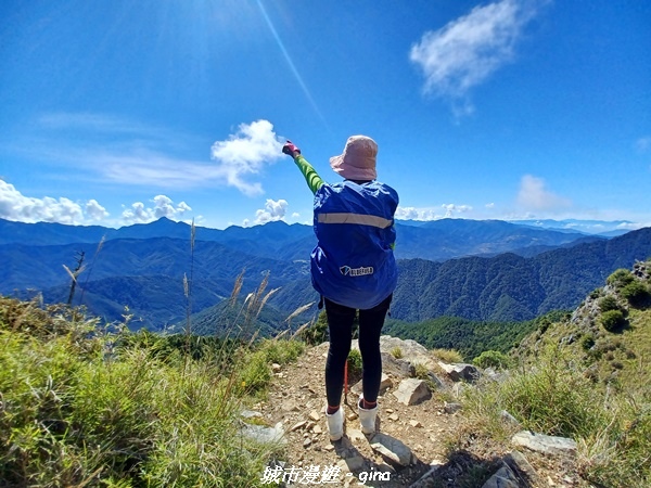 【台中和平】山迢路遠換一回高山好景致。 No75百岳雪山東峰 【台中和平】山迢路遠換一回高山好景致。 No75百岳雪山東峰