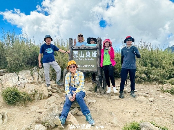 【台中和平】山迢路遠換一回高山好景致。 No75百岳雪山東峰 【台中和平】山迢路遠換一回高山好景致。 No75百岳雪山東峰