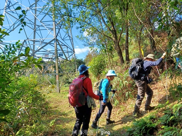 【基隆七堵】跟著我去旅行~瑪陵尖五連峰O型縱走