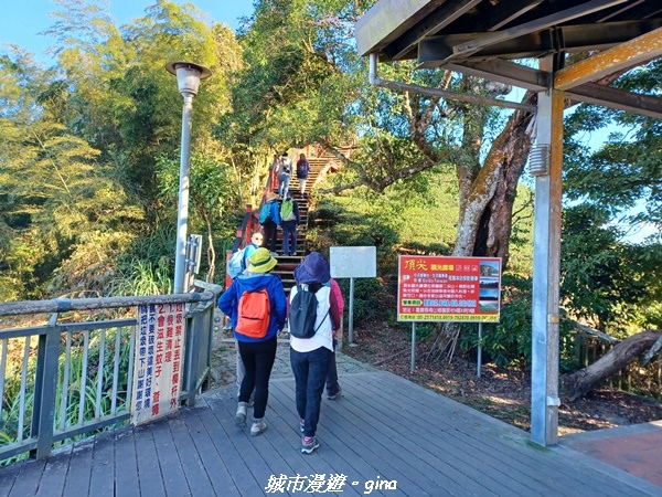 【嘉義梅山】NEUTRAL 防潑水皮革拼接氣墊鞋~悠閒踏青趣 【嘉義梅山】NEUTRAL 防潑水皮革拼接氣墊鞋~悠閒踏青趣