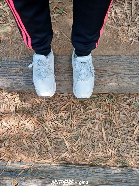 【嘉義梅山】NEUTRAL 防潑水皮革拼接氣墊鞋~悠閒踏青趣 【嘉義梅山】NEUTRAL 防潑水皮革拼接氣墊鞋~悠閒踏青趣