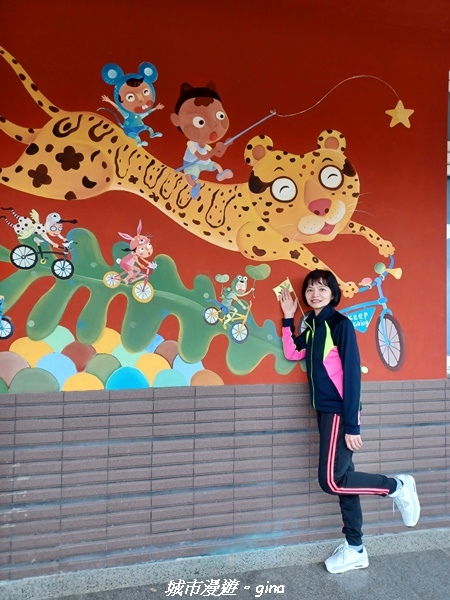 【嘉義梅山】NEUTRAL 防潑水皮革拼接氣墊鞋~悠閒踏青趣 【嘉義梅山】NEUTRAL 防潑水皮革拼接氣墊鞋~悠閒踏青趣