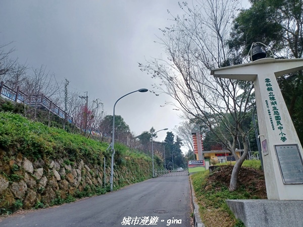 【嘉義梅山】NEUTRAL 防潑水皮革拼接氣墊鞋~悠閒踏青趣 【嘉義梅山】NEUTRAL 防潑水皮革拼接氣墊鞋~悠閒踏青趣