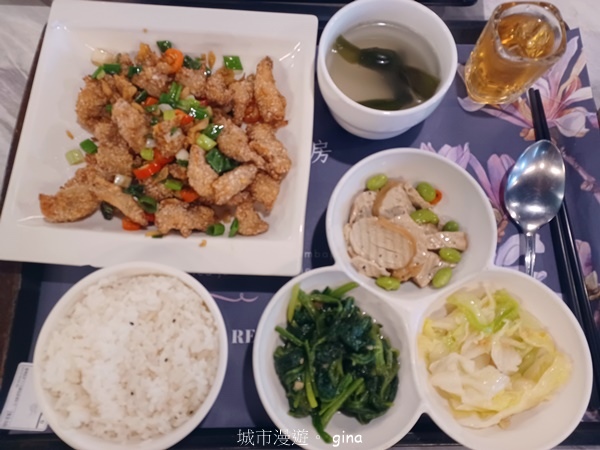 【嘉義梅山】NEUTRAL 防潑水皮革拼接氣墊鞋~悠閒踏青趣 【嘉義梅山】NEUTRAL 防潑水皮革拼接氣墊鞋~悠閒踏青趣