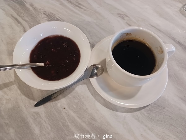 【嘉義梅山】NEUTRAL 防潑水皮革拼接氣墊鞋~悠閒踏青趣 【嘉義梅山】NEUTRAL 防潑水皮革拼接氣墊鞋~悠閒踏青趣