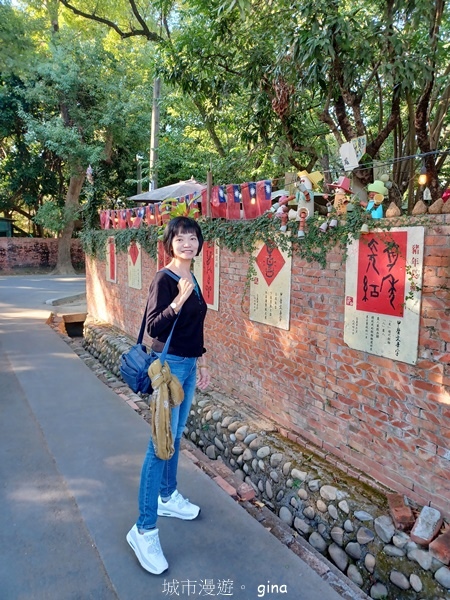 【嘉義梅山】NEUTRAL 防潑水皮革拼接氣墊鞋~悠閒踏青趣 【嘉義梅山】NEUTRAL 防潑水皮革拼接氣墊鞋~悠閒踏青趣