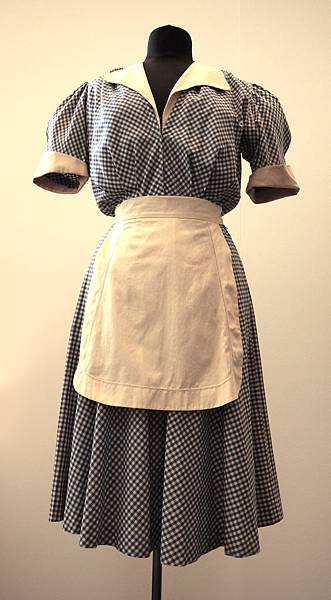 Joan Crawford “Mildred” waitress uniform from Mildred Pierce sols for 22,500.00USD