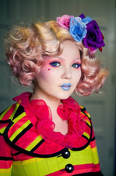 Effie Trinket 02