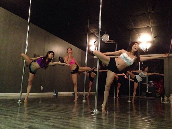 Pole Dacing Girls