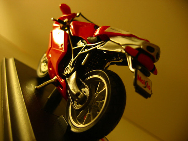 DUCATI 999 -- 6