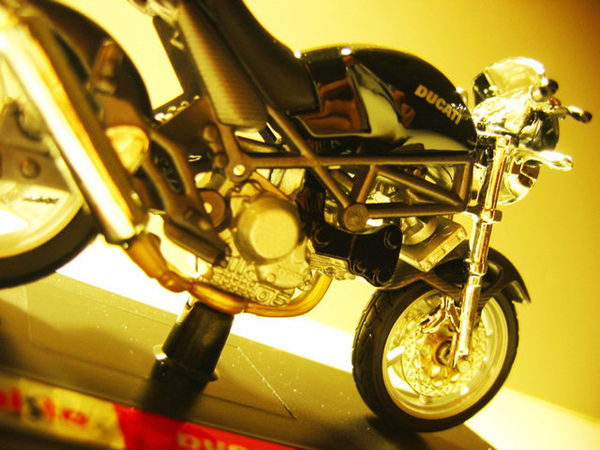 DUCATI MONSTER S4--4