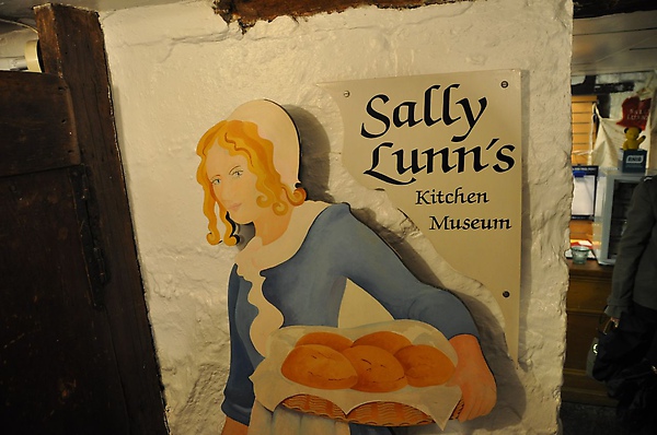 吹完玻璃之後再度前往sally lunn's！