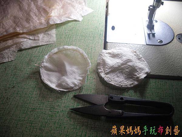 複製陪伴客戶超過 30 年的小豬布偶