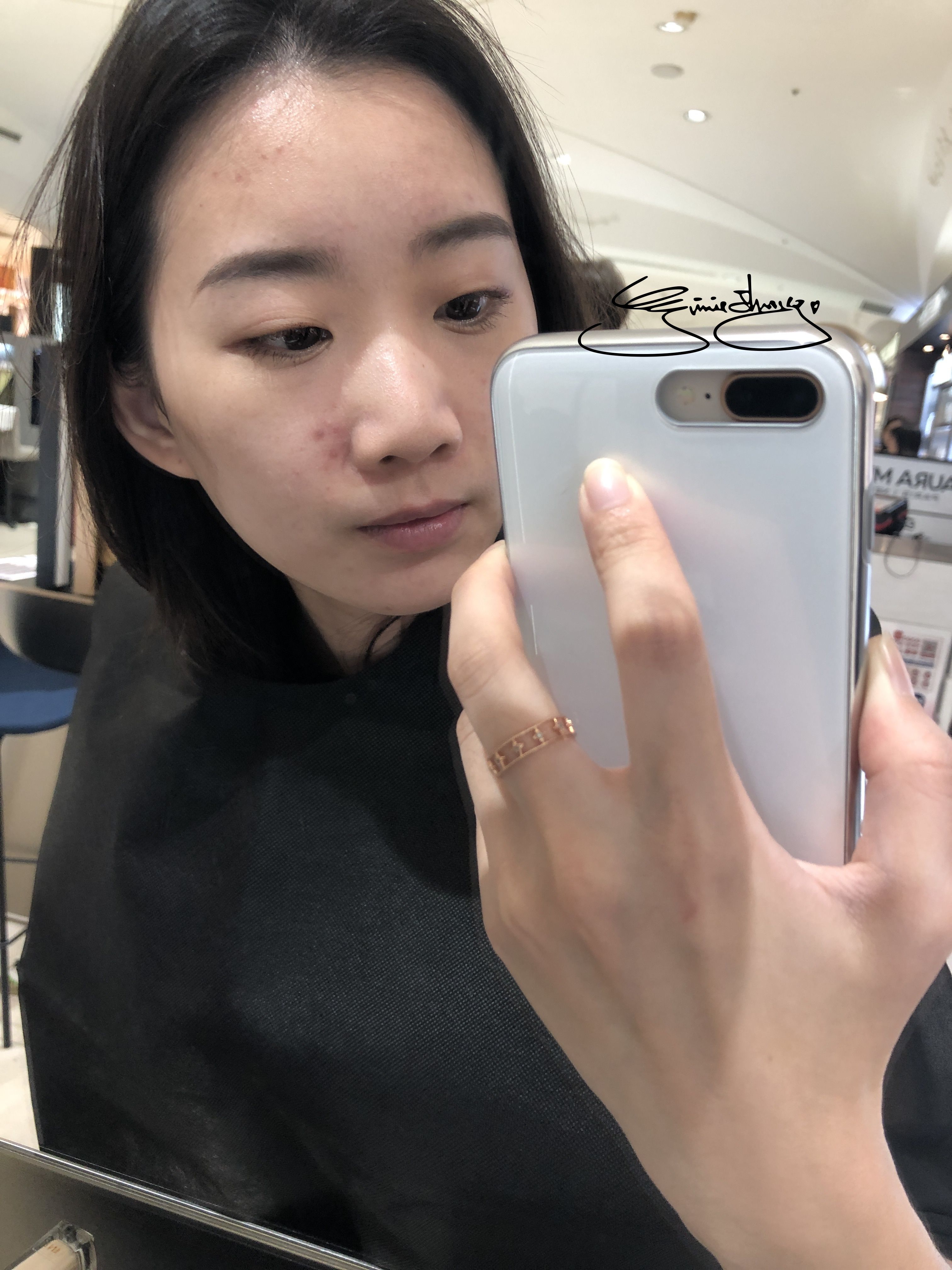 Laura Mercier 煥顏粉露 完妝