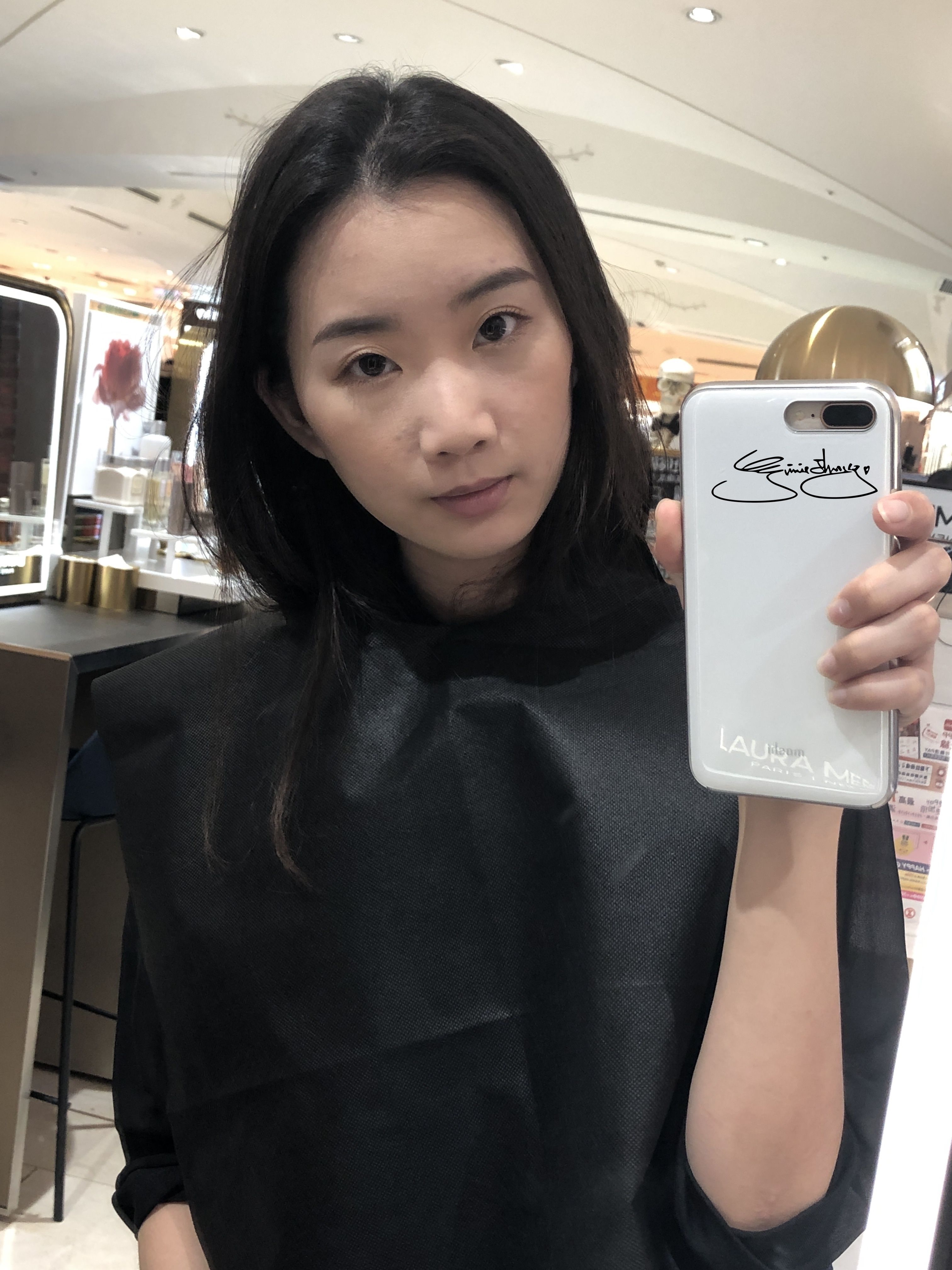 Laura Mercier 煥顏粉露 完妝