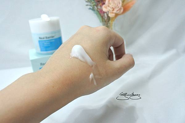 沛麗膚水感凝凍 質地