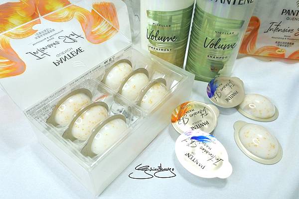 潘婷淨化極潤蓬鬆洗髮露、淨化極潤蓬鬆護髮精華素、高濃保濕膠囊髮膜—密集修護