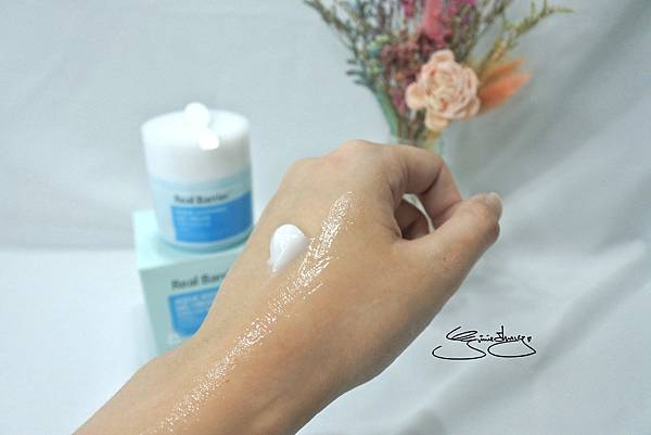 沛麗膚水感凝凍 質地—