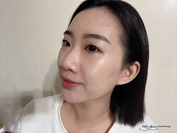 巴黎萊雅Age Perfect粉底液 L'OREAL Paris - Age Perfect Radiant Serum Foundation