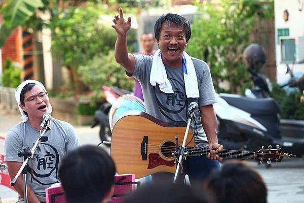 946201_10151696274159771_1111026917_n