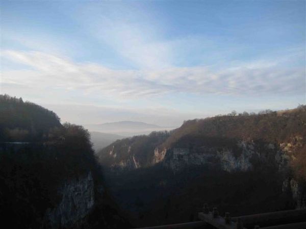 0977 遠方充滿了陽光.jpg