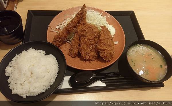 【台北食記-信義安和捷運站】炸蝦和豬排都好好吃的『吉豚屋』