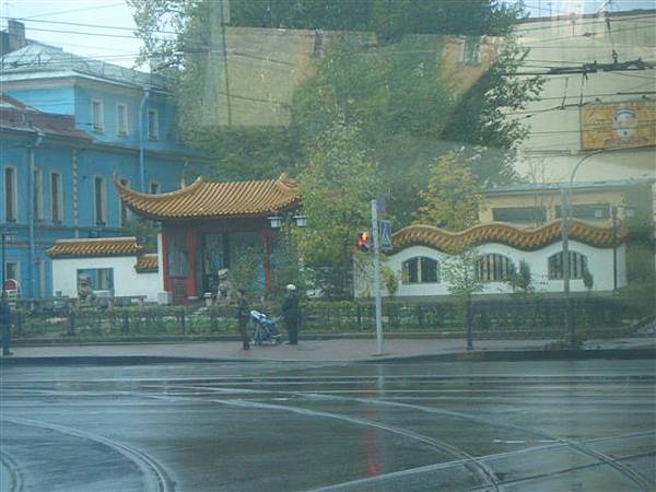 On the bus_chinese temple?!