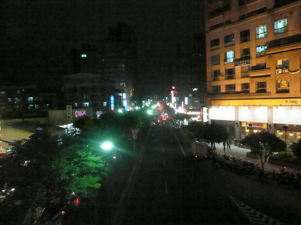 從重新陸橋向下拍重陽路