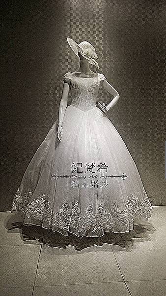 高雄自助婚紗禮服-出租推薦分享-卡肩式白紗