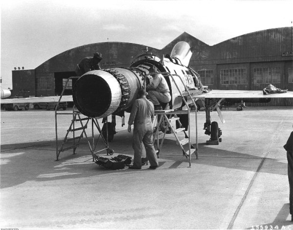 F-100A-10-NA 0204 53-1541b.jpg