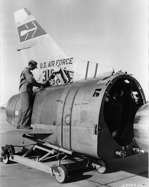 F-100A-10-NA 0204 53-1541a.jpg