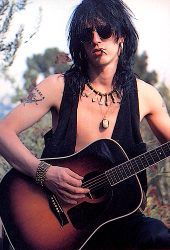 Izzy Stradlin.jpg Izzy Stradlin.jpg