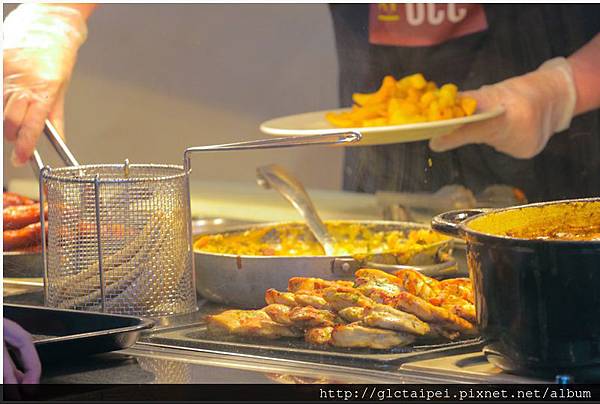 Dinner at the Campus Restaurant UCC.jpg