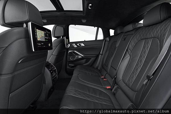 2020-BMW-X6-interior-design-06.jpg