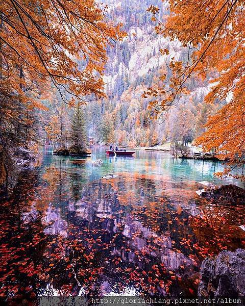 Autumn-inBlauseeSwitzerland.jpg