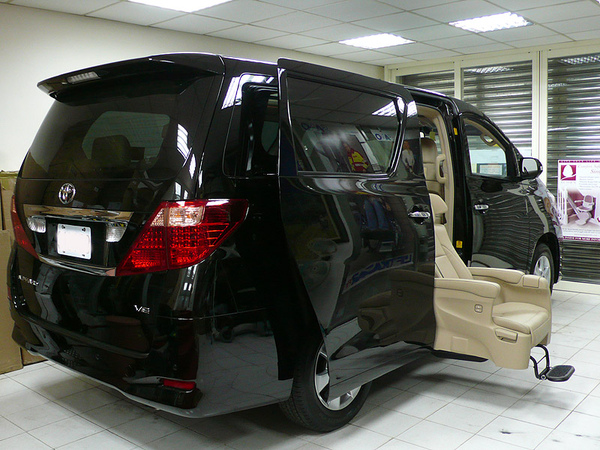 TOYOTA Alphard 3.5 福祉車